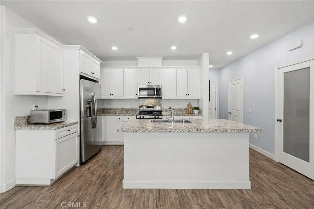 22838 Concord, Saugus, CA 91350 - #1