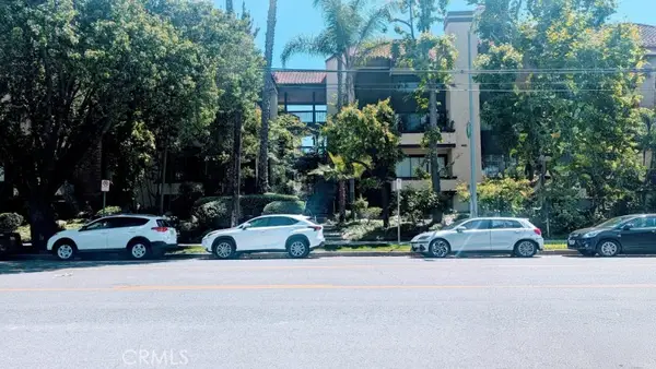 13214 Moorpark Street #108, Sherman Oaks, CA 91423