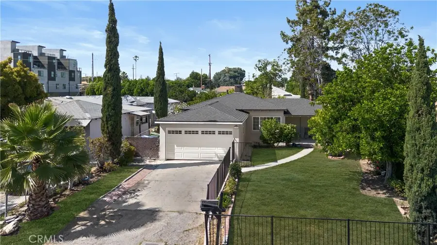 11351 Bessemer Street, North Hollywood, CA 91606 - #2
