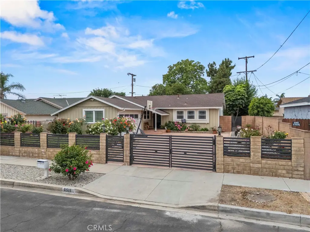 8511 Canterbury, Sun Valley, CA 91352 - #1