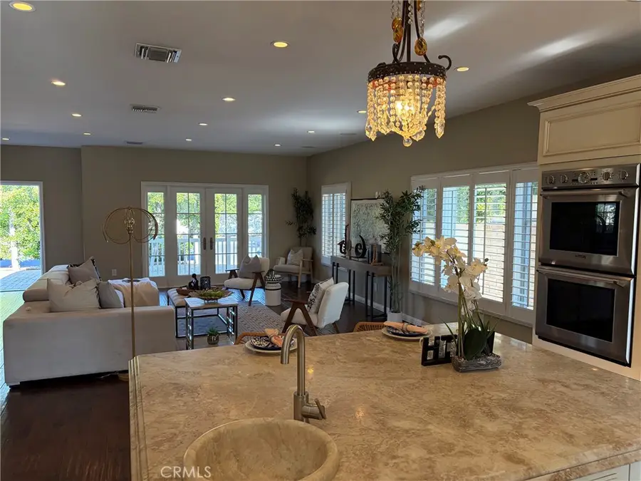 5704 Columbus, Sherman Oaks, CA 91411 - #3
