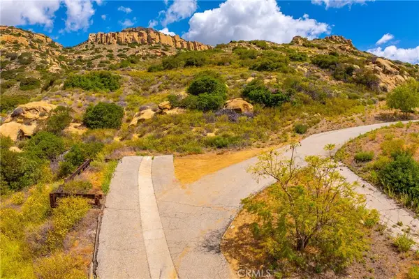 200 Amigo Road, Chatsworth, CA 91311