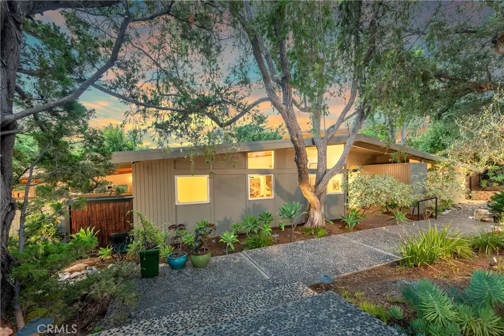 4135 Meadowridge Place, Encino, CA 91436 - #1