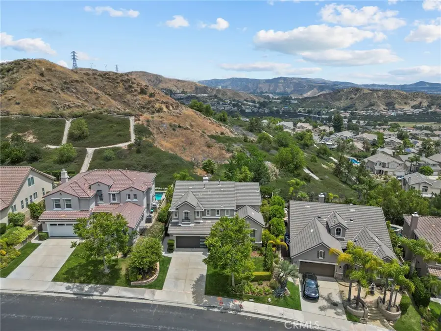 28502 Agajanian, Saugus, CA 91390 - #3