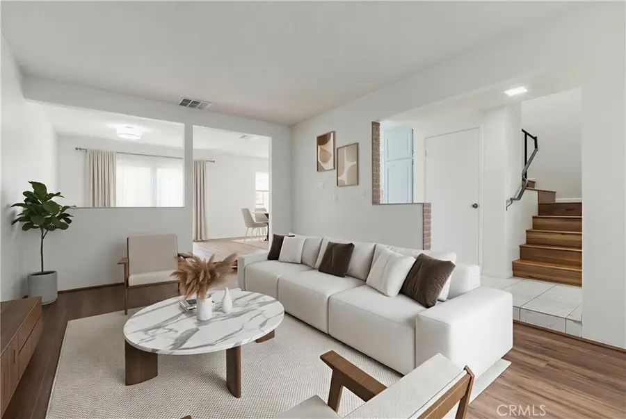 6746 Encino Avenue #2, Lake Balboa, CA 91406 - #3