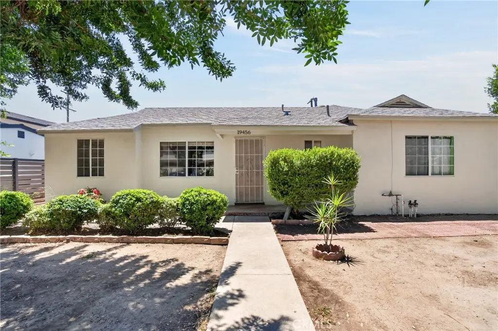 19456 Sherman, Reseda, CA 91335 - #1