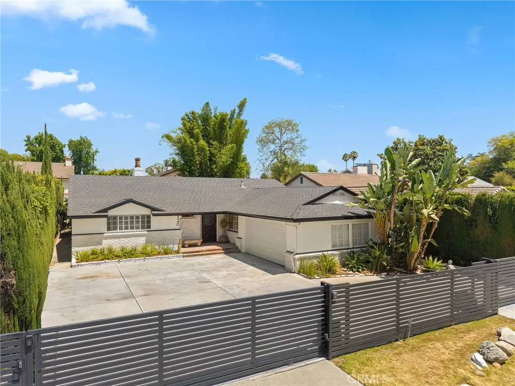 5240 Fulton, Sherman Oaks, CA 91401 - #1