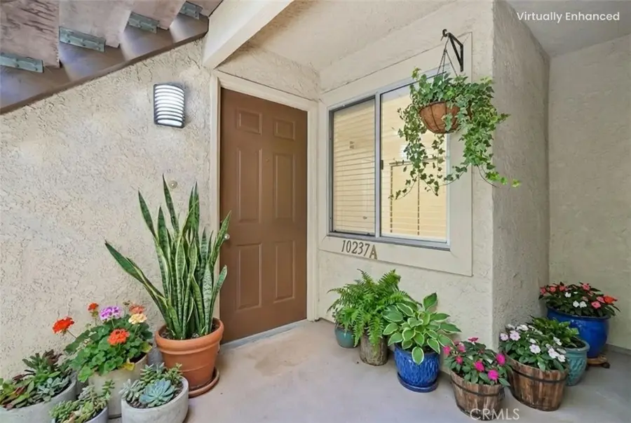 10237 De Soto #A, Chatsworth, CA 91311 - #3
