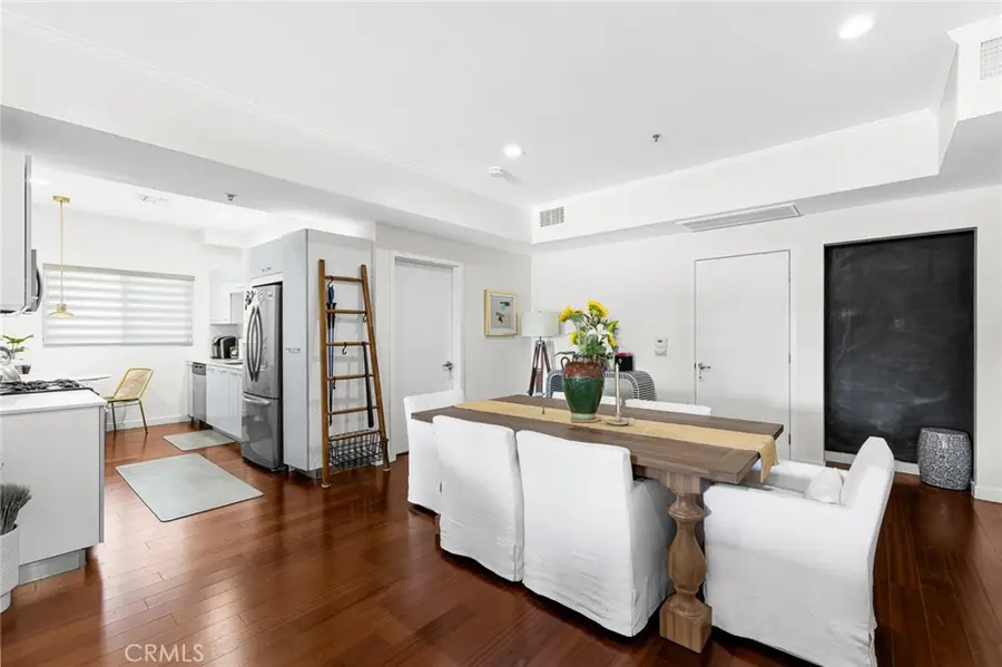 5016 Bakman #404, North Hollywood, CA 91601 - #3