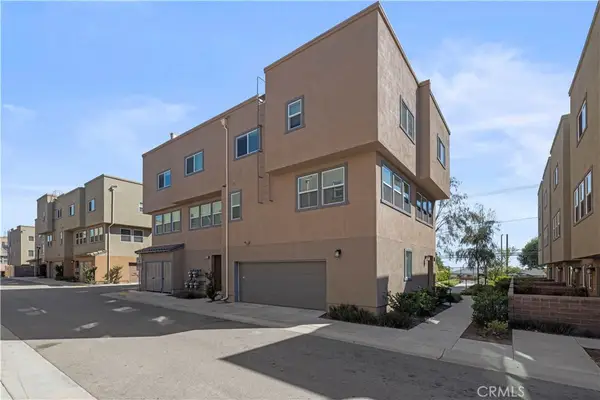 12827 Watt Lane #E, Sylmar, CA 91342