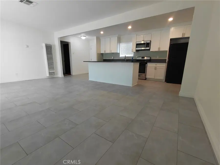 1211 E Avenue R3, Palmdale, CA 93550 - #3
