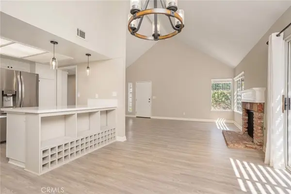 1934 Suntree Lane #B, Simi Valley, CA 93063