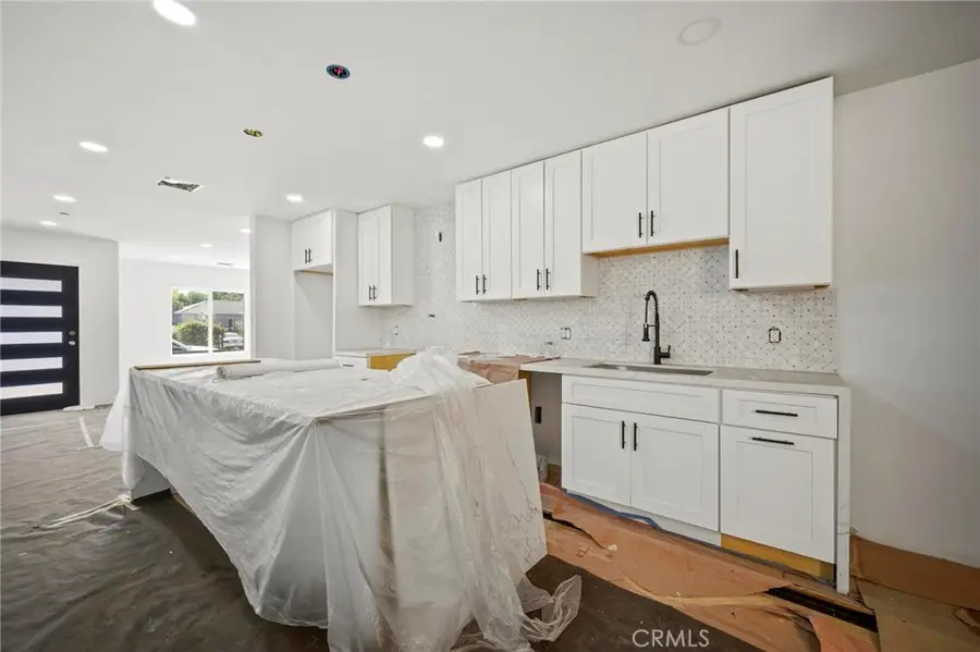 5776 Hesperia Avenue, Encino, CA 91316 - #3