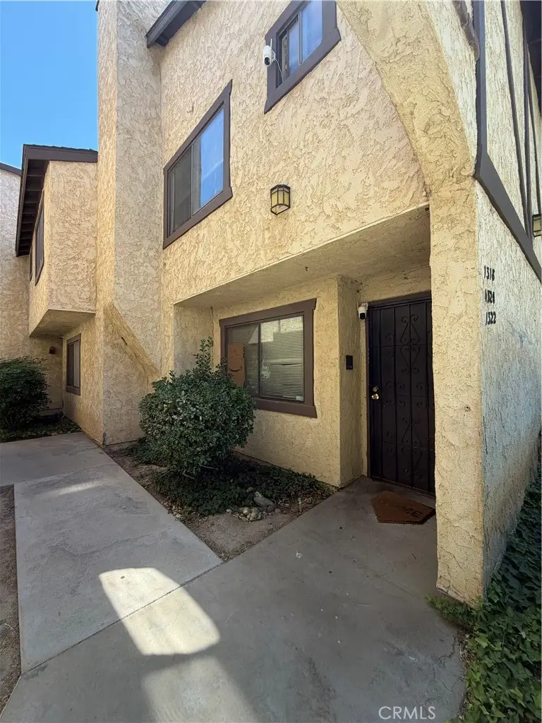 1322 W Avenue J4, Lancaster, CA 93534 - #2