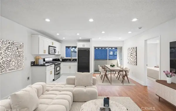 18530 Hatteras #333, Los Angeles, CA 91356
