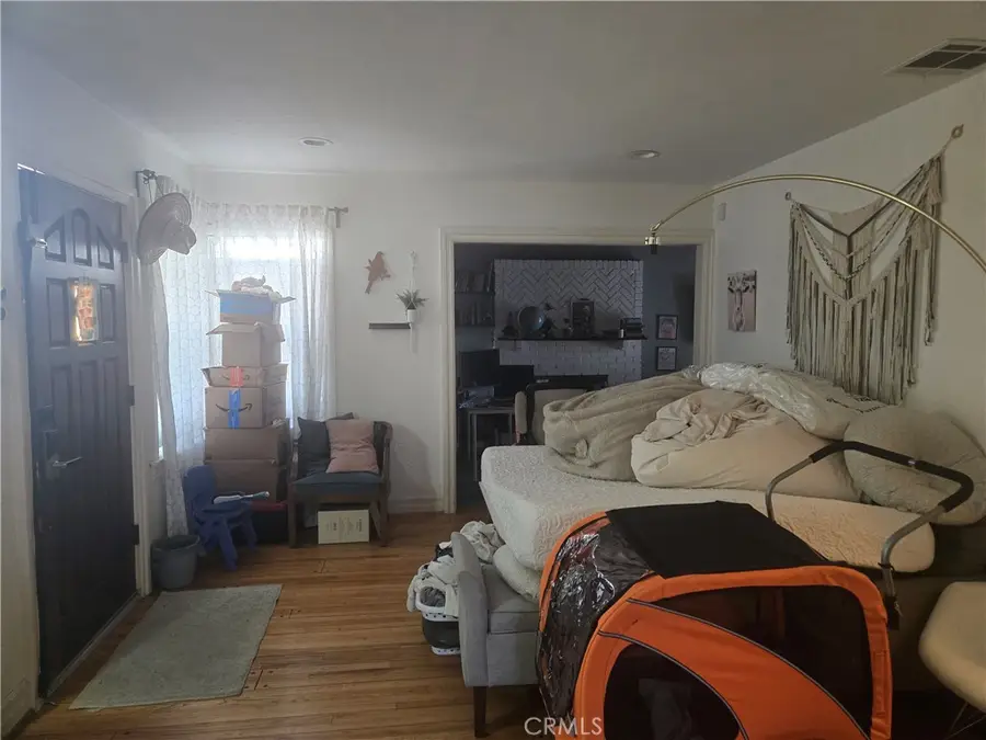 7006 Zelzah Avenue, Reseda, CA 91335 - #2