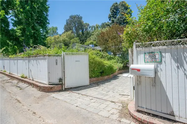 12215 Viewcrest Road, Studio City, CA 91604