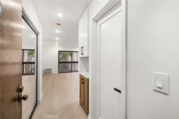 22100 Burbank #250f, Woodland Hills, CA 91367