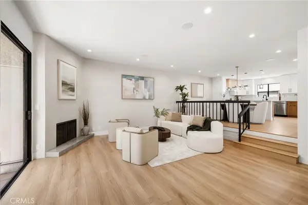 5711 Owensmouth #125, Woodland Hills, CA 91367