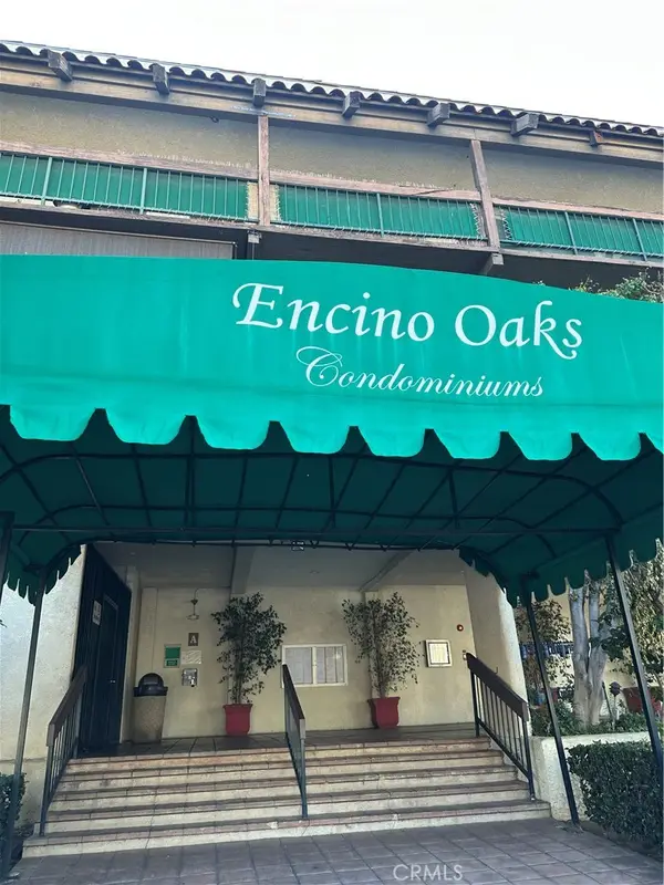 5460 White Oak Avenue #E207, Encino, CA 91316