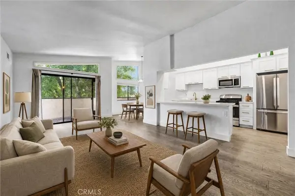 5805 Whitsett Avenue #201, Valley Village, CA 91607