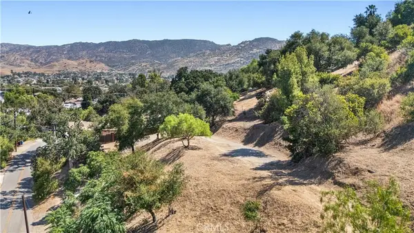 1194 Black Canyon, Simi Valley, CA 93063
