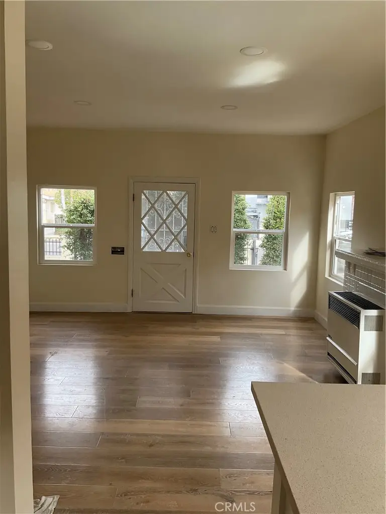 620 W 41st, Los Angeles, CA 90037 - #2