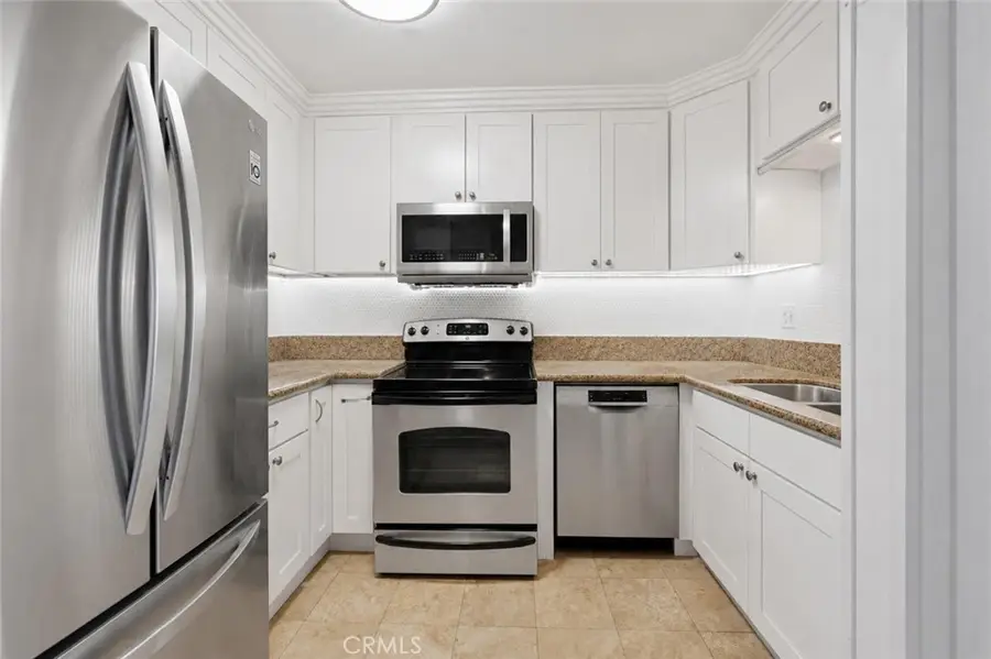525 S Ardmore Avenue #320, Los Angeles, CA 90020 - #3