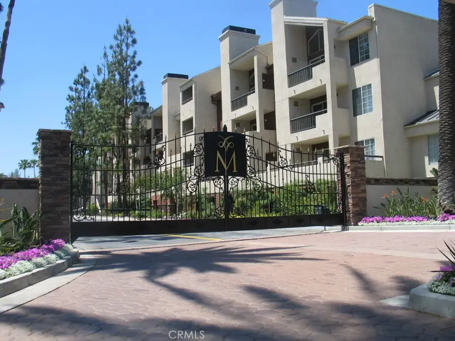 5550 Owensmouth, Woodland Hills, CA 91367 - #3