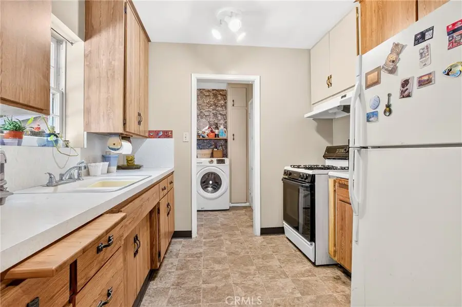 5130 Willis Avenue, Sherman Oaks, CA 91403 - #3