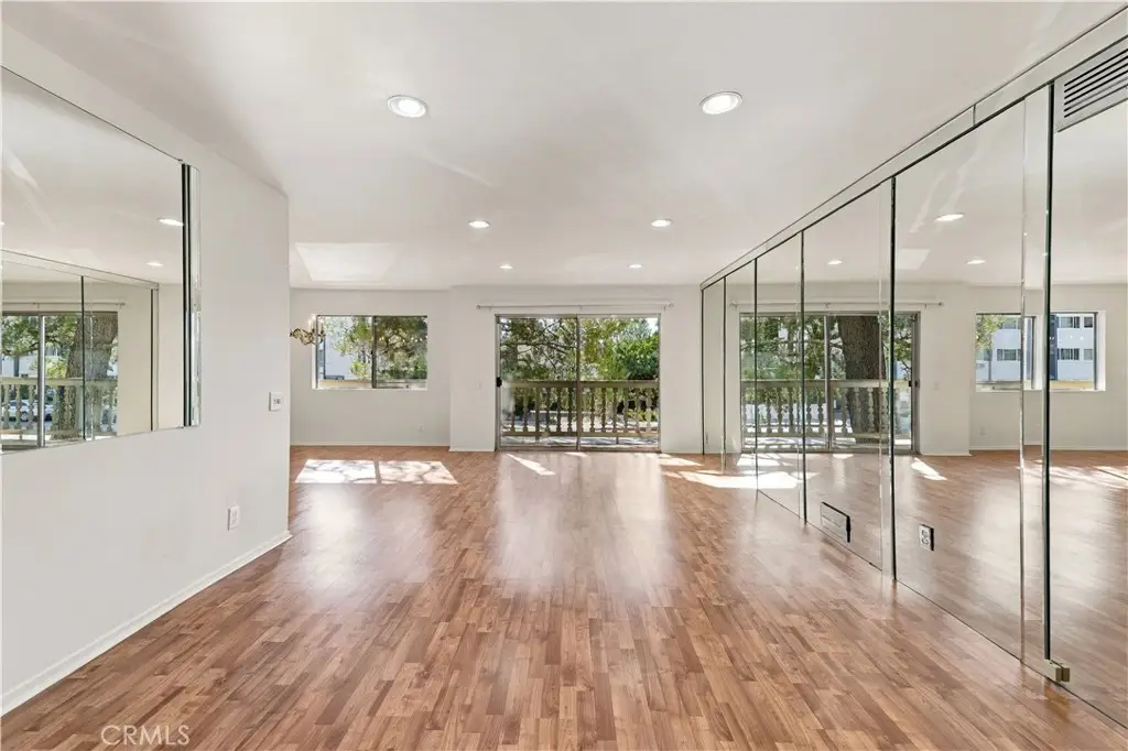 5400 Lindley Avenue #101, Encino, CA 91316 - #1