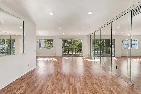 5400 Lindley Avenue #101, Encino, CA 91316