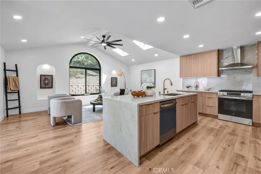 403 W 5th, San Dimas, CA 91773 - #2
