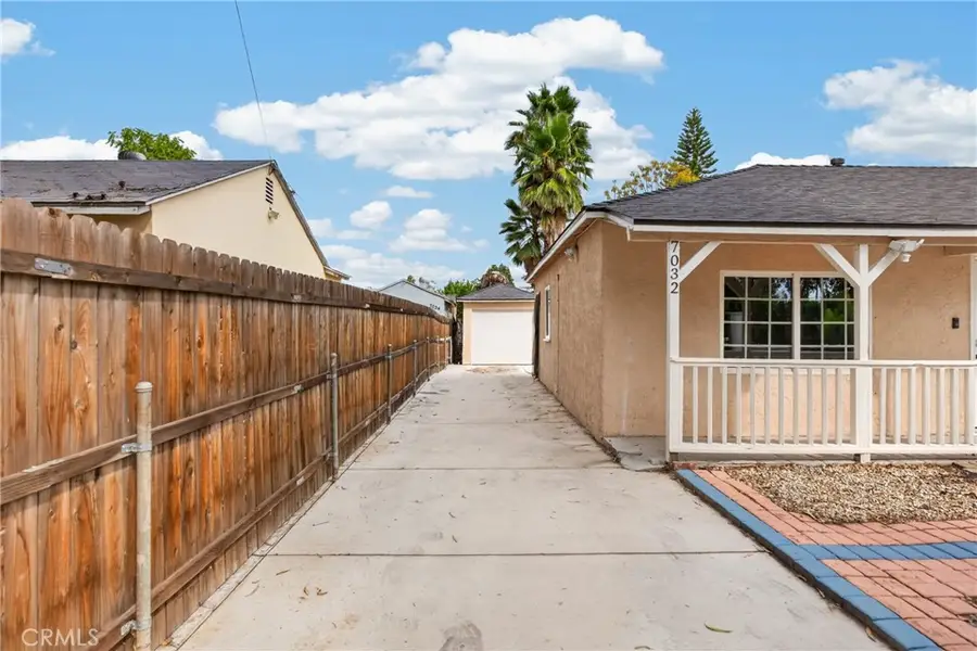 7032 Crebs Avenue, Reseda, CA 91335 - #3