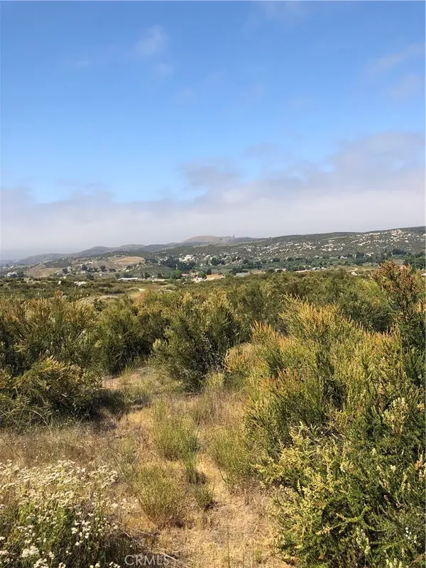 26 Rocky Knoll Road, Hemet, CA 92544