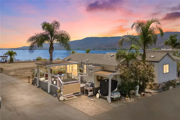 32000 Riverside Dr. #J-8, Lake Elsinore, CA 92530