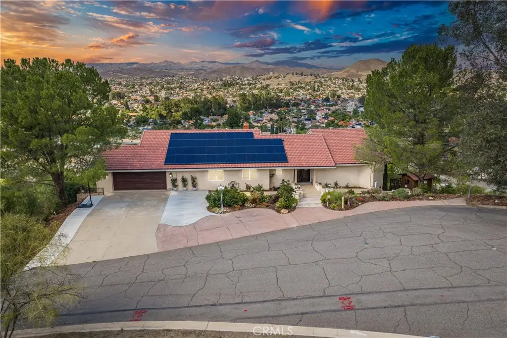 30990 Blackhorse Drive, Canyon Lake, CA 92587 - Image #1