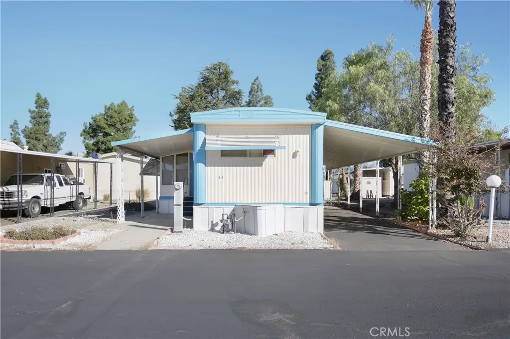 725 W Thornton, Hemet, CA 92543 - Image #1