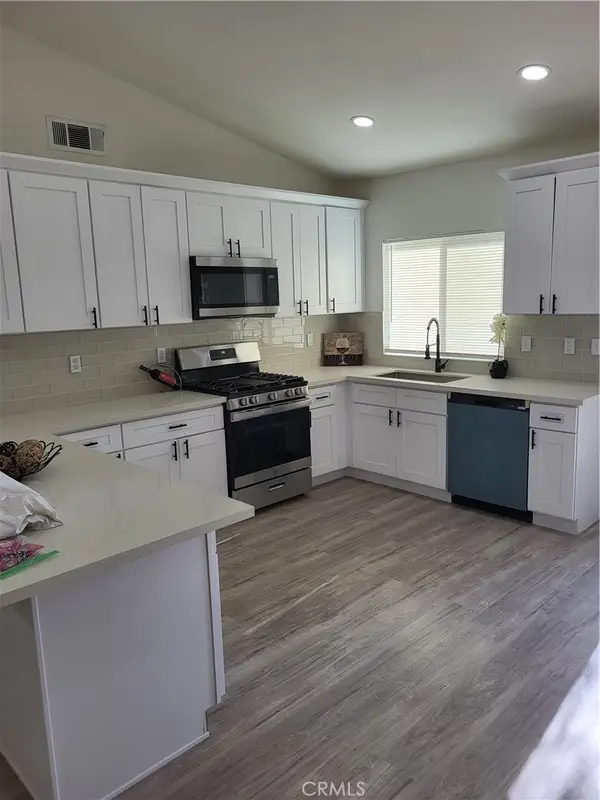 767 Clearwater, Perris, CA 92571