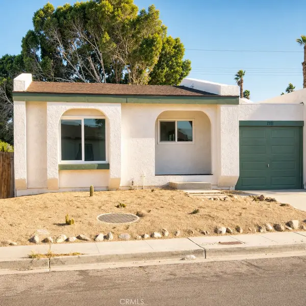 1501 E Twin Star, Palm Springs, CA 92262