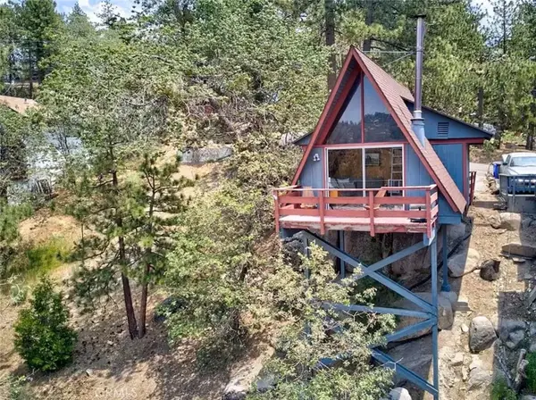 33012 Donner, Running Springs, CA 92308