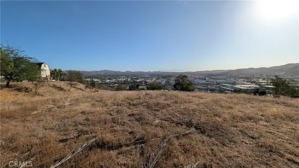 2 Hill Avenue, Lake Elsinore, CA 92530