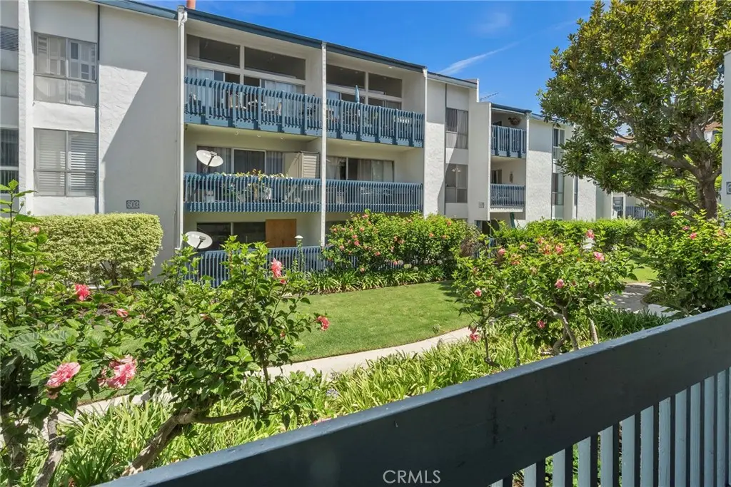 611 S Prospect Avenue #103, Redondo Beach, CA 90277 - #1
