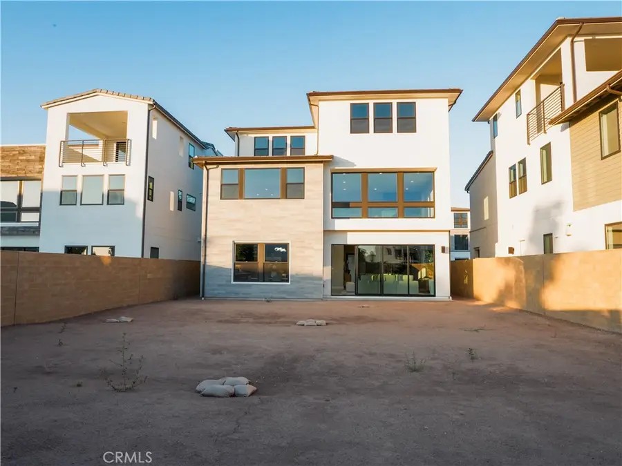 221 Stage, Irvine, CA 92618 - Image #2