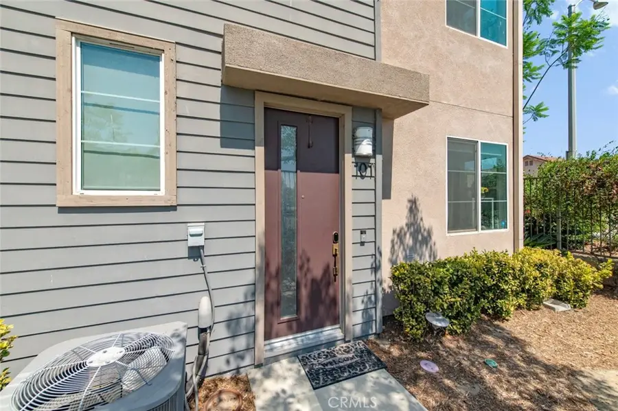 893 Tangelo Way #101, Corona, CA 92878 - Image #3