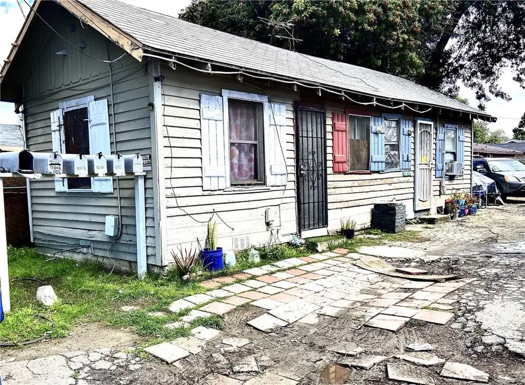 12106 S Willowbrook, Compton, CA 90222 - #1