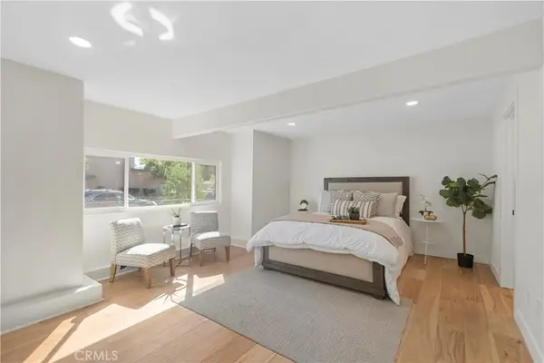 14519 Dyer, Sylmar, CA 91342