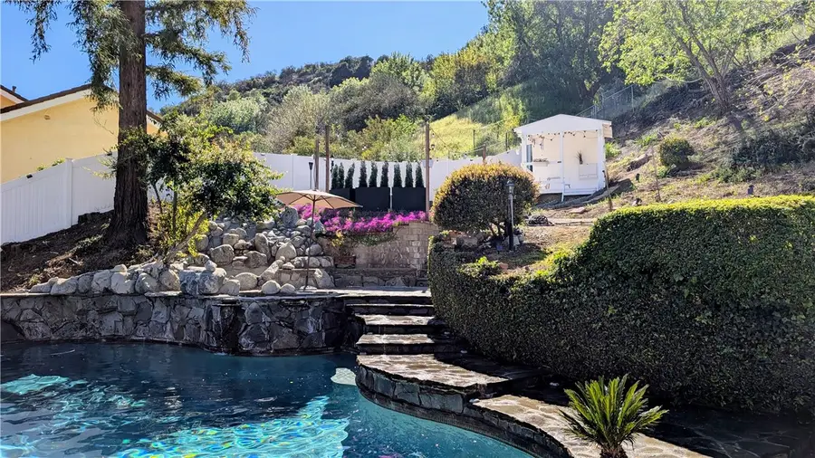 20224 Chapter, Woodland Hills, CA 91364 - #2