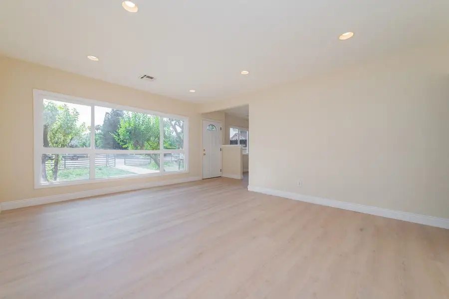 1360 S Thomas, Pomona, CA 91766 - #2