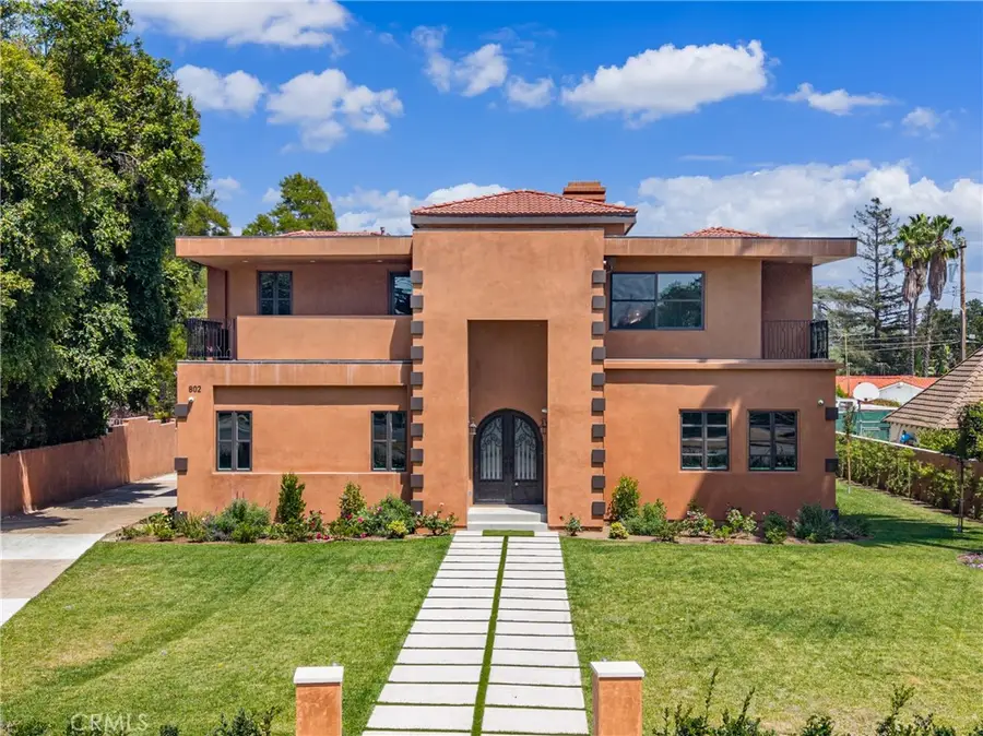 802 Michigan Boulevard, Pasadena, CA 91107 - #2